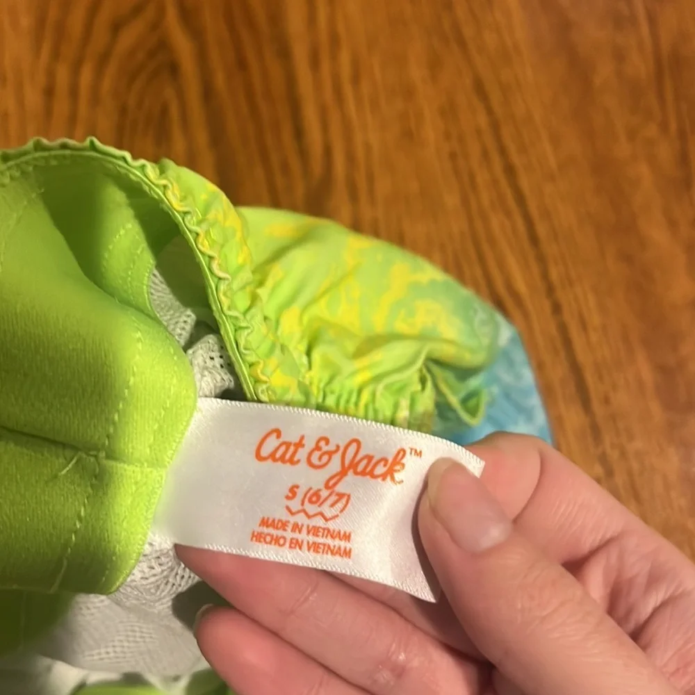 Cat & Jack Boy’s Green and Blue Swim Trunks Size S (6/7)